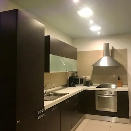 Appartement 11, B, Mons. G Depiro Street, *